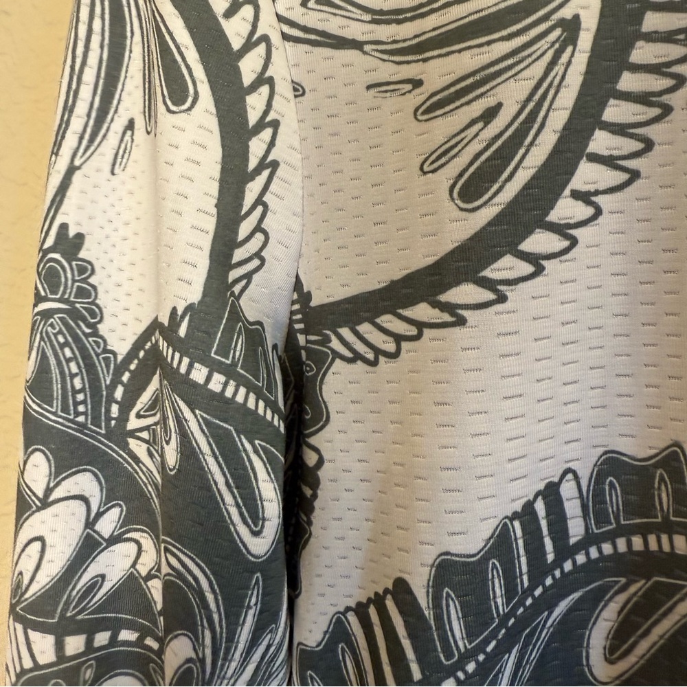 Prana Women’s Breathe Gray White Patterned Athletic Long Sleeve T sz S - Picture 8 of 10